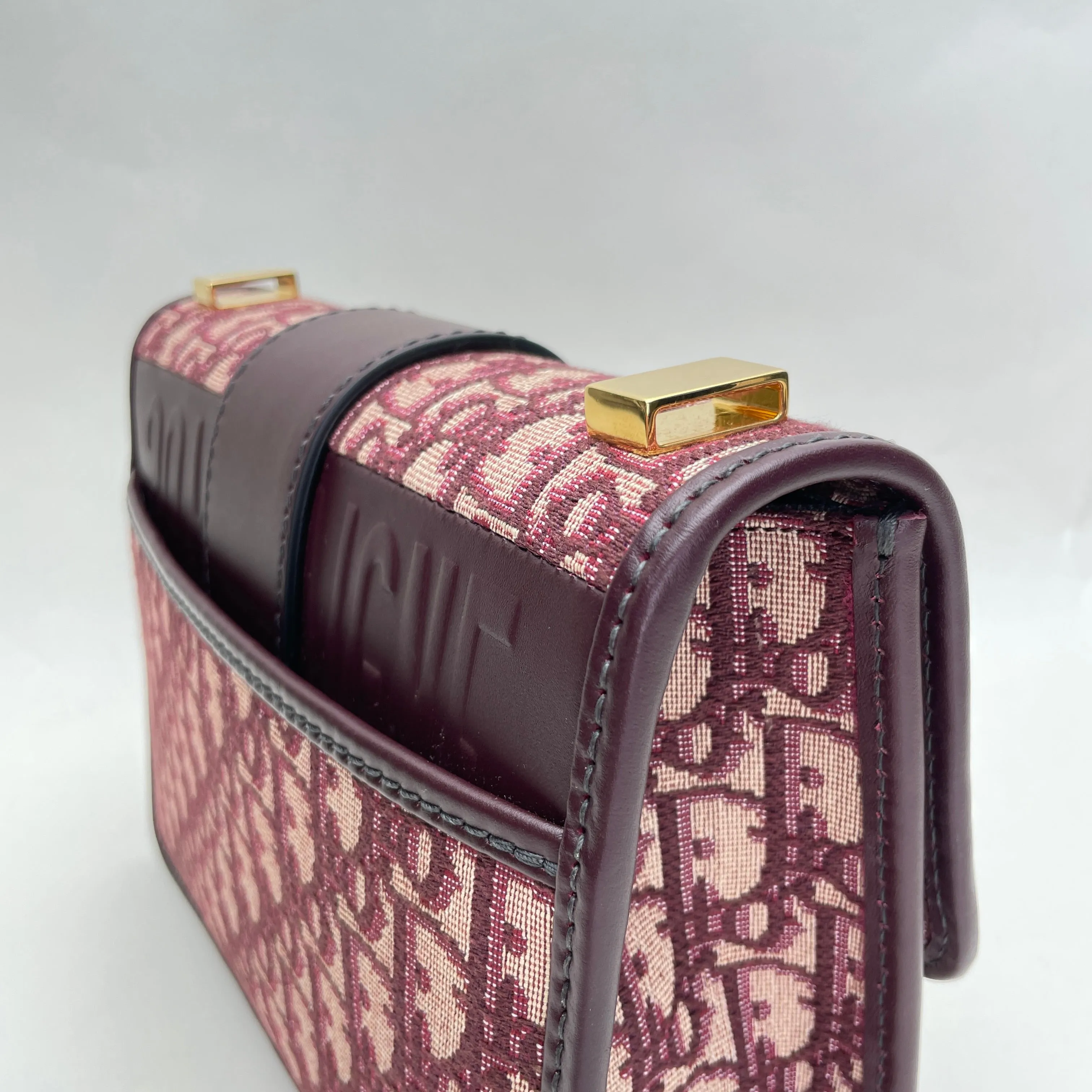 30 Montaigne Medium Maroon Shoulder Bag in Jacquard, Gold hardware