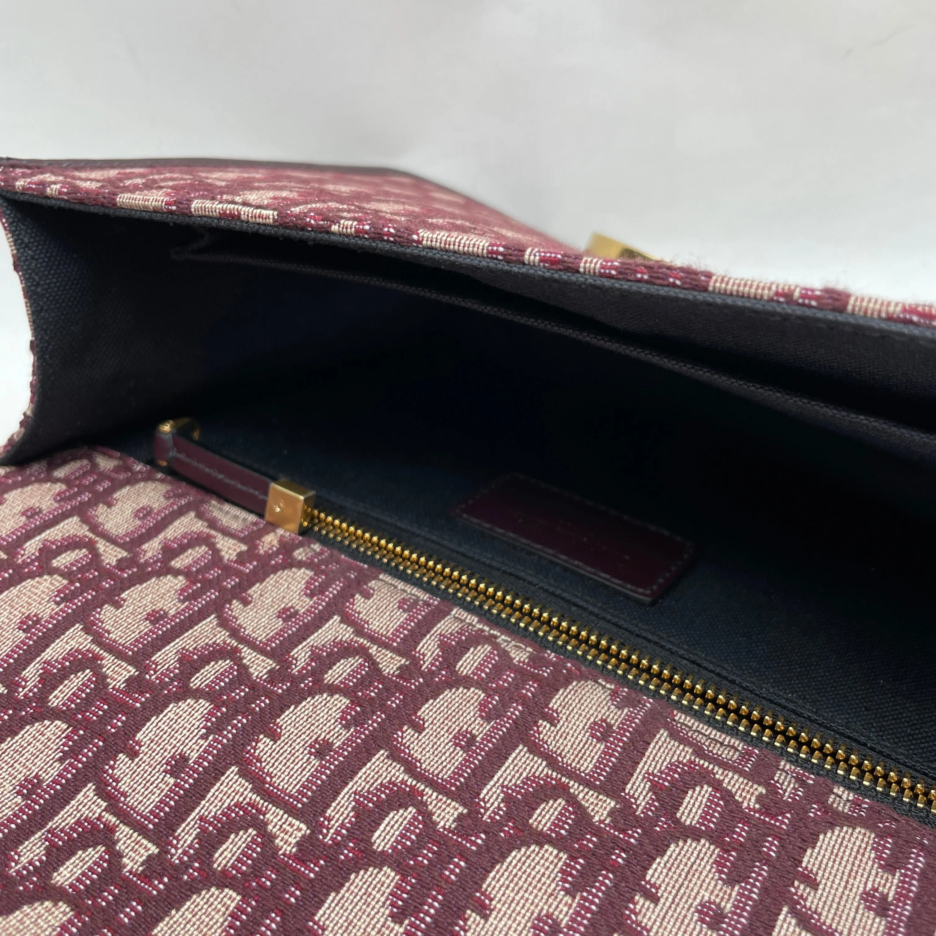 30 Montaigne Medium Maroon Shoulder Bag in Jacquard, Gold hardware